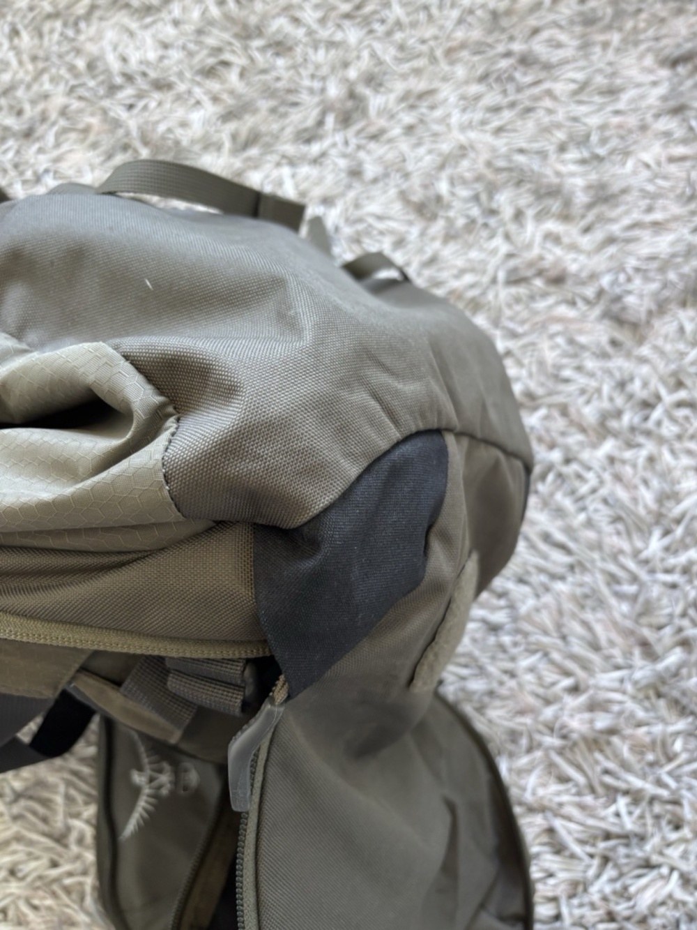 Fairview 70L Travel Backpack in Green Olive / Blue Authentic❤️ - Picture 5 of 12